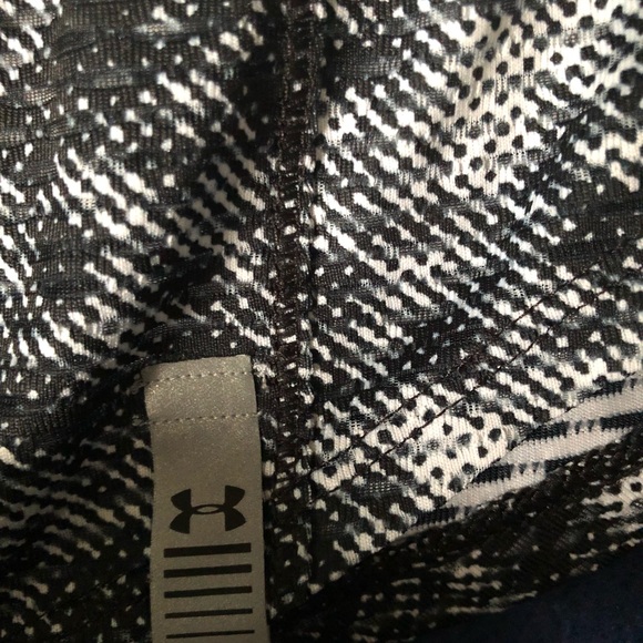 Under Armour Workout shirt - Picture 6 of 7